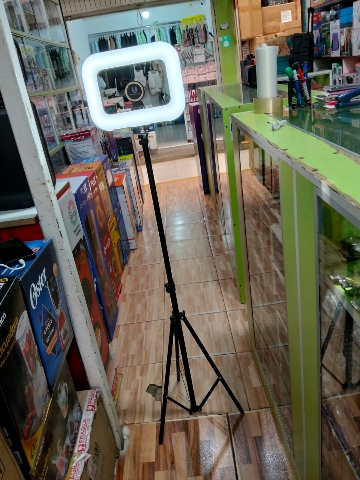 Panel luz led 29 cm x 21 cm recargable  con tripode 2.10 Cod:1455 driver:05