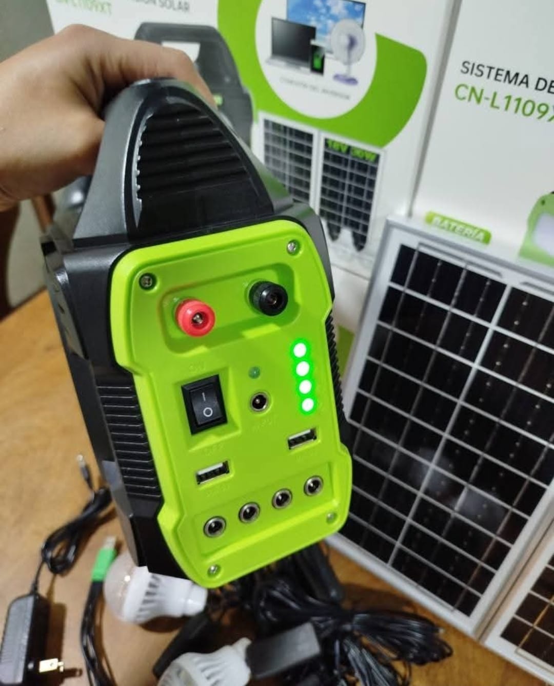 Kit solar portatil con panel solar COD:3153 COD:02