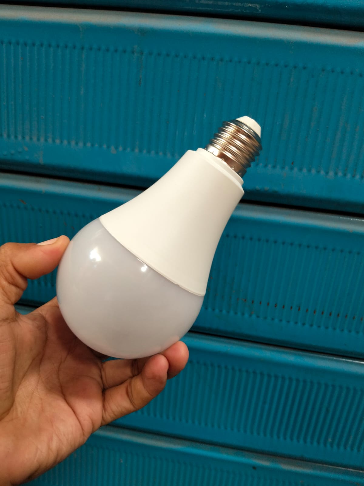 Foco led 17W con sensor de  movimiento  Cod:1370 driver :03