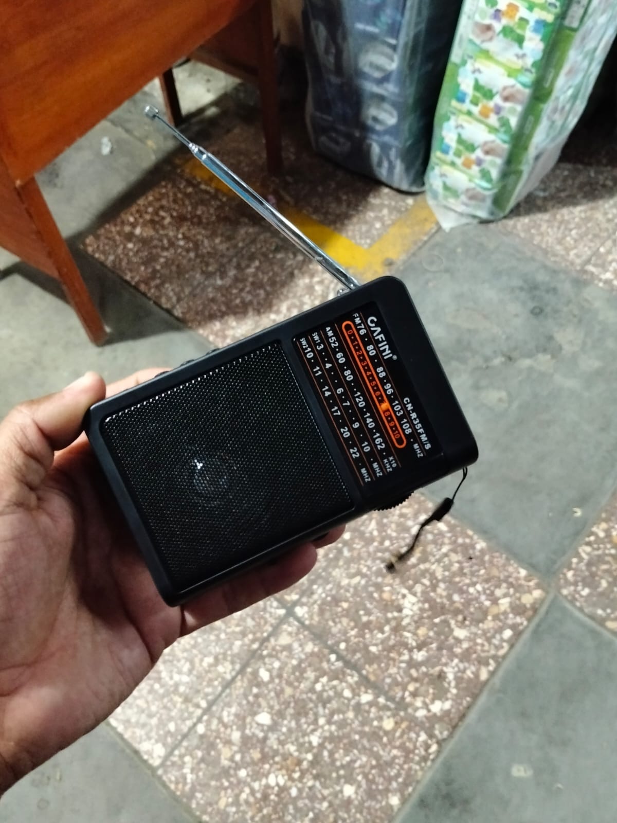 radio Fm /Am recargable con bluetooth Cod:1392 driver :03