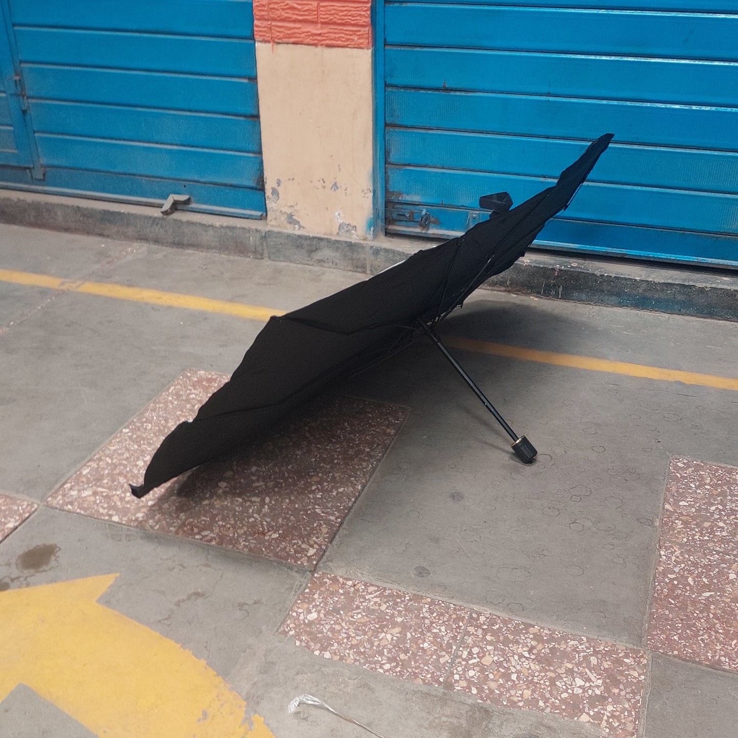 Tapasol Plegable Auto Tipo Sombrilla Fácil De Usar Y Guardar Cod:3386 Driver :01