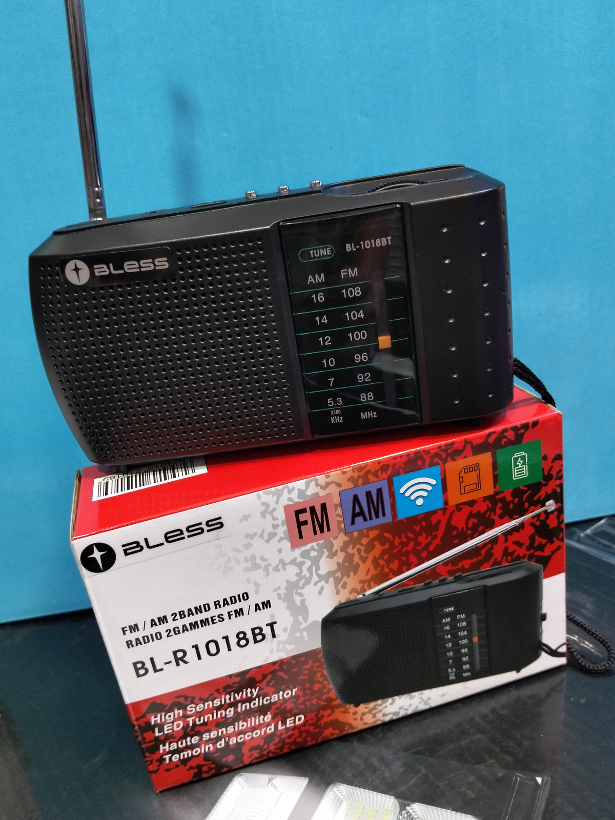 Radio FM/AM RECARGABLE COD:3074 driver:02