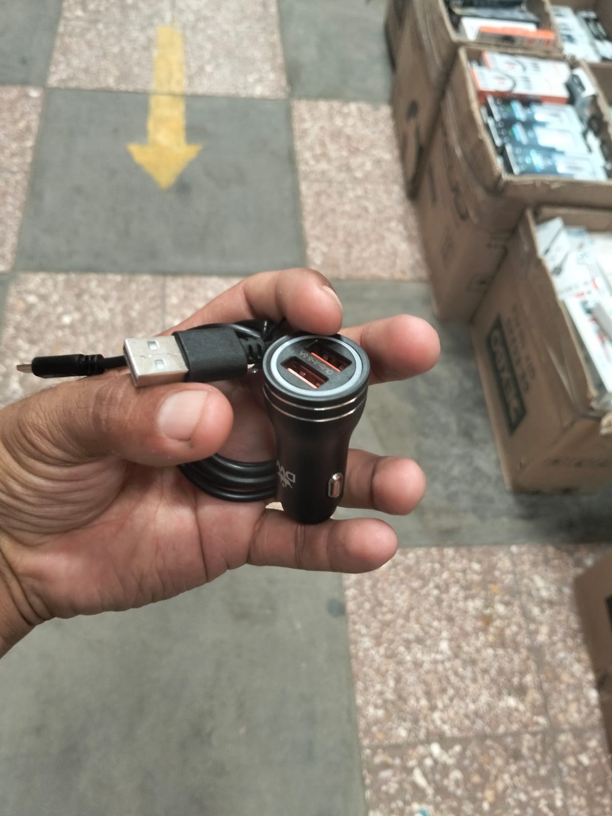 cigarrera  cargador para auto  5.5A Cod:1298 driver:01