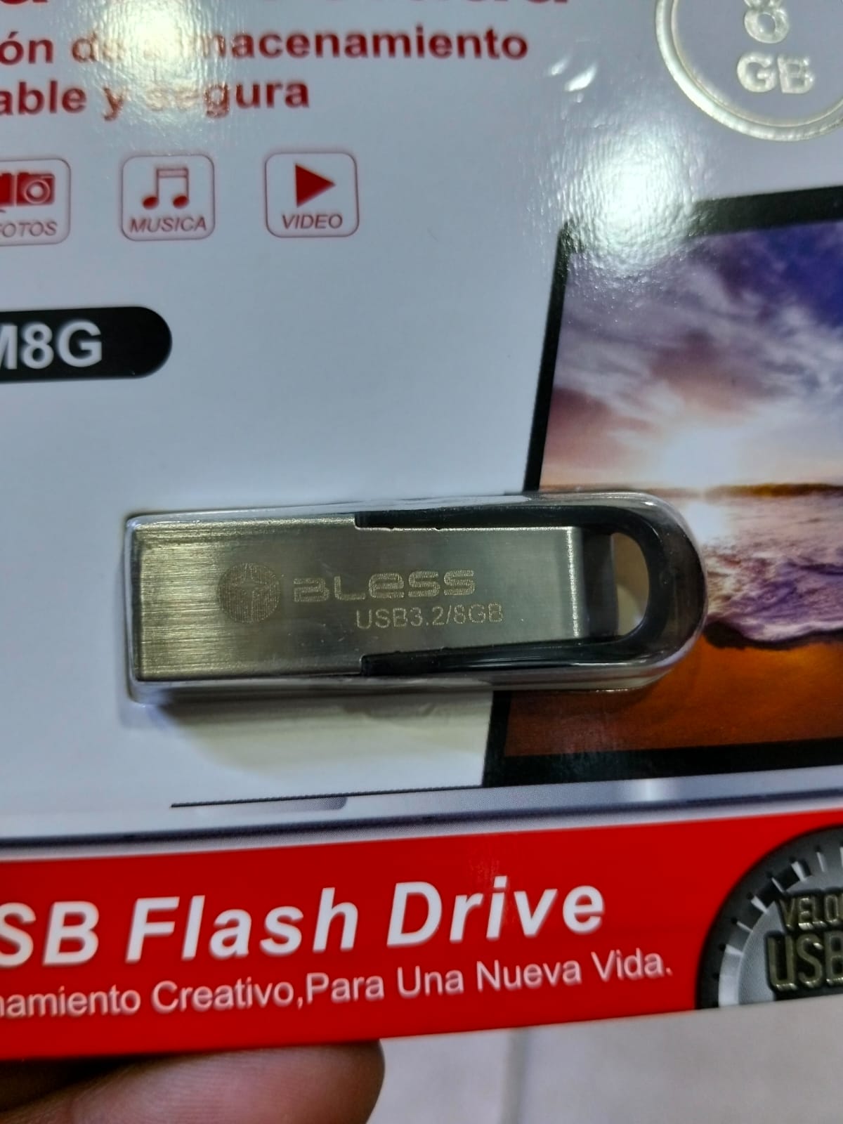 Memoria USB  8 GB Cod:1429 driver :02