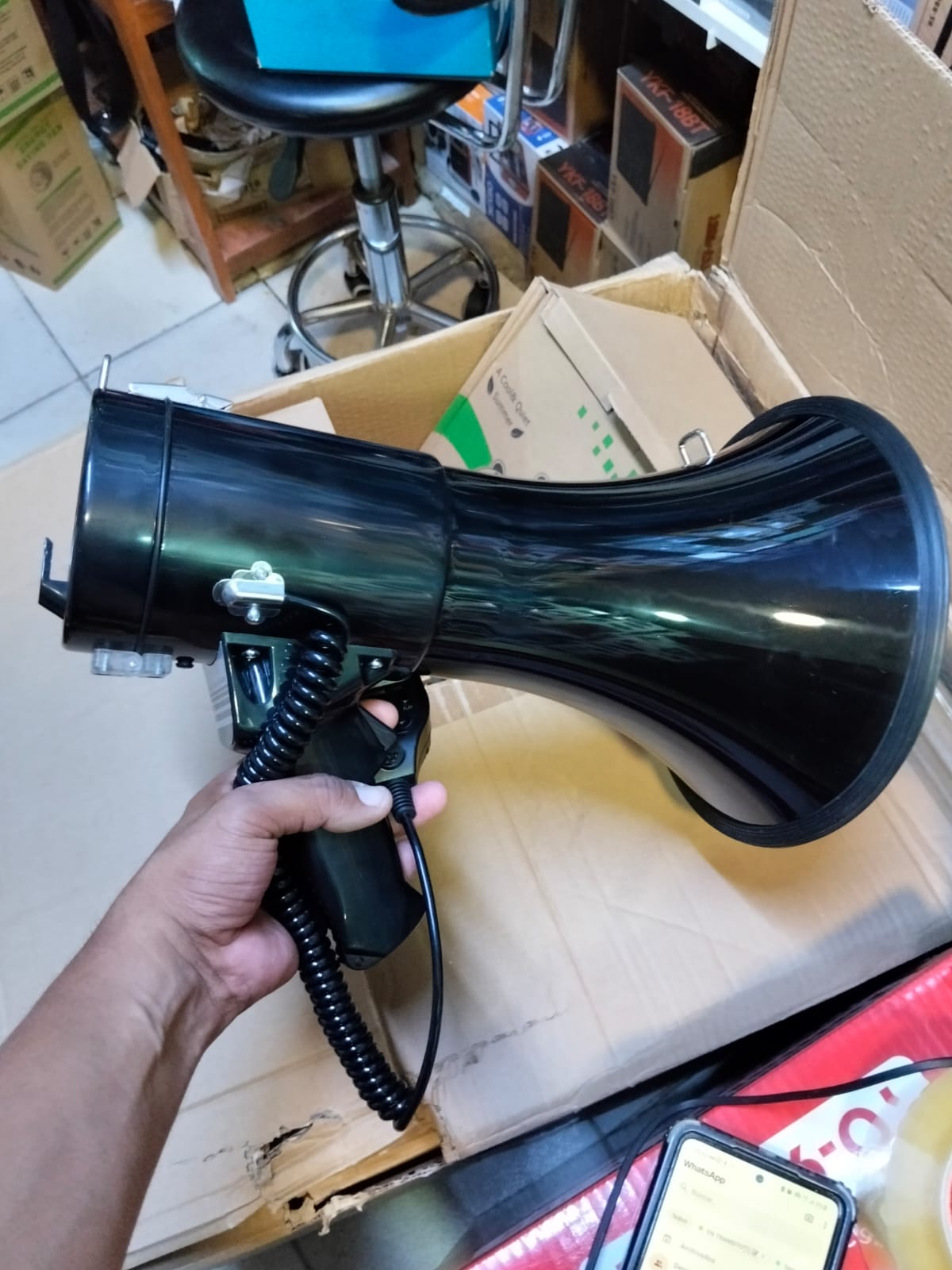Megafono 70W  Cod:5083 driver:02