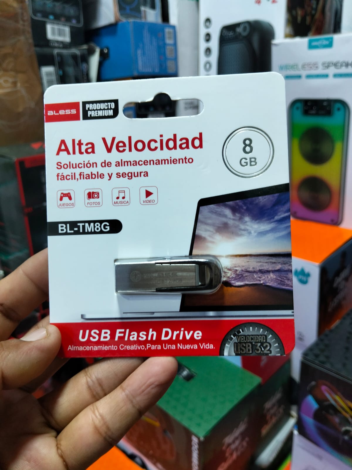 Memoria USB  8 GB Cod:1429 driver :02