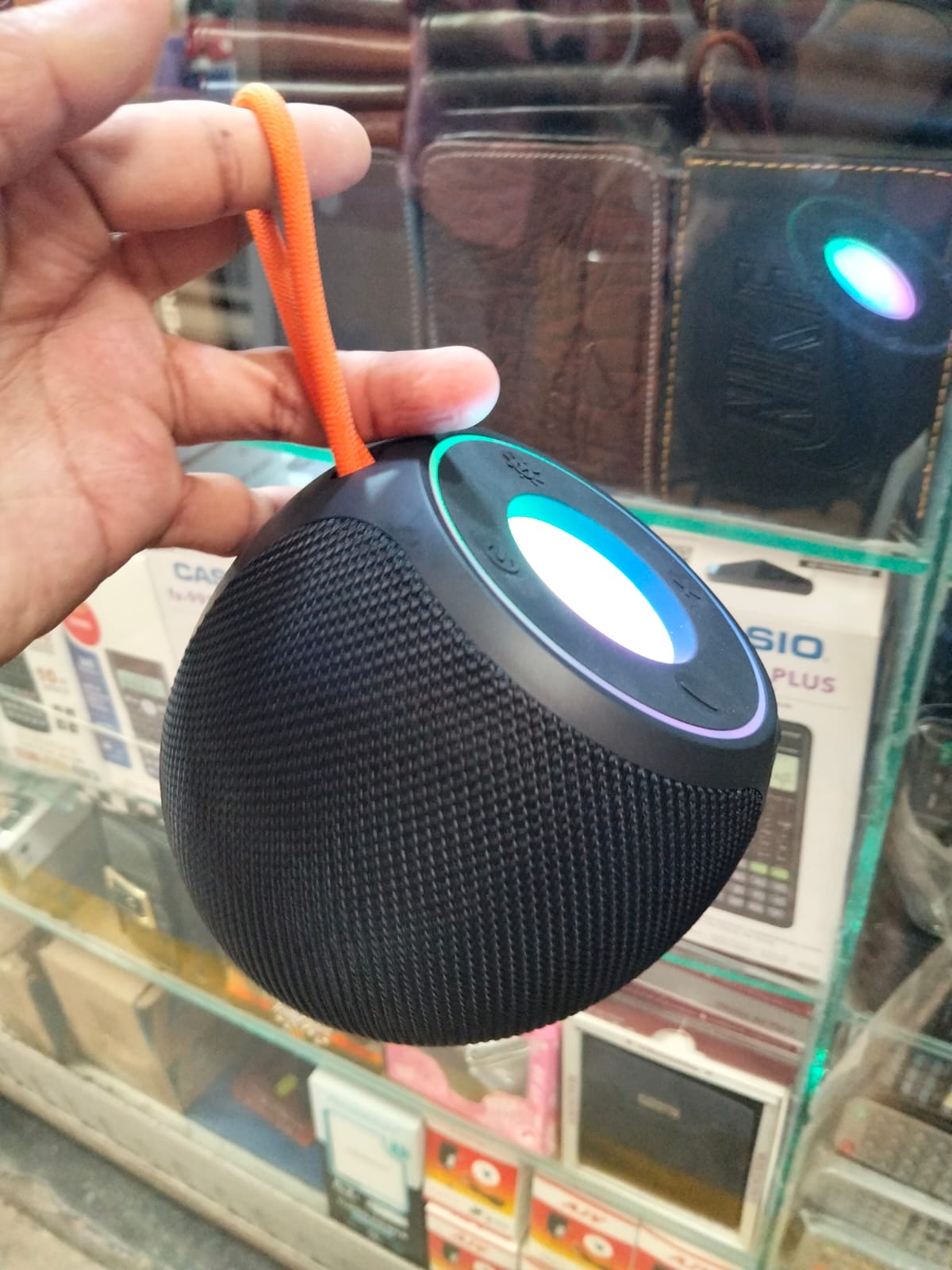 parlante Bluetooth 5W 12 cm x 12 cm Cod:1466 driver: 03