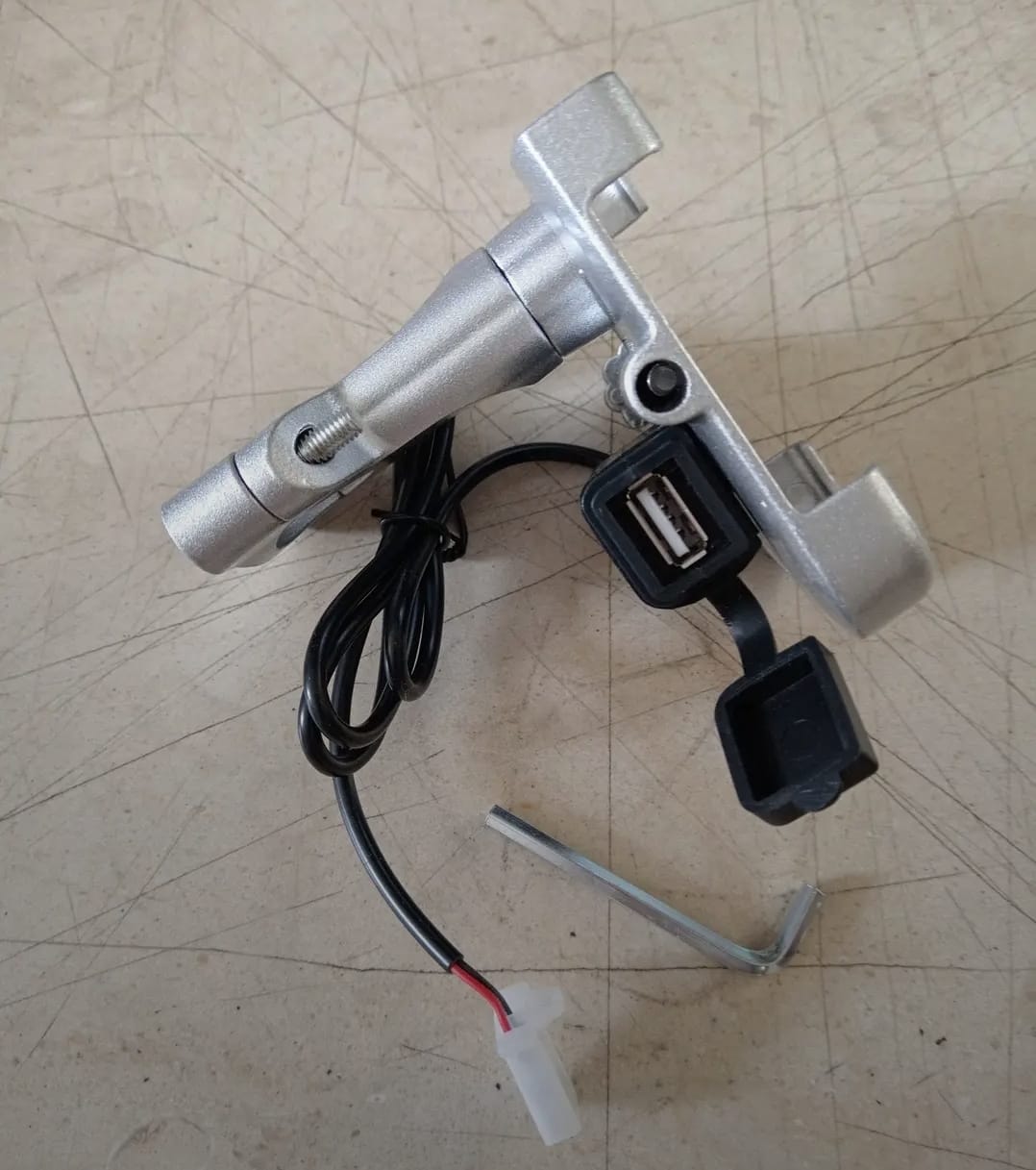Soporte de celular con cargador P/Moto Cod:3277 Driver :03