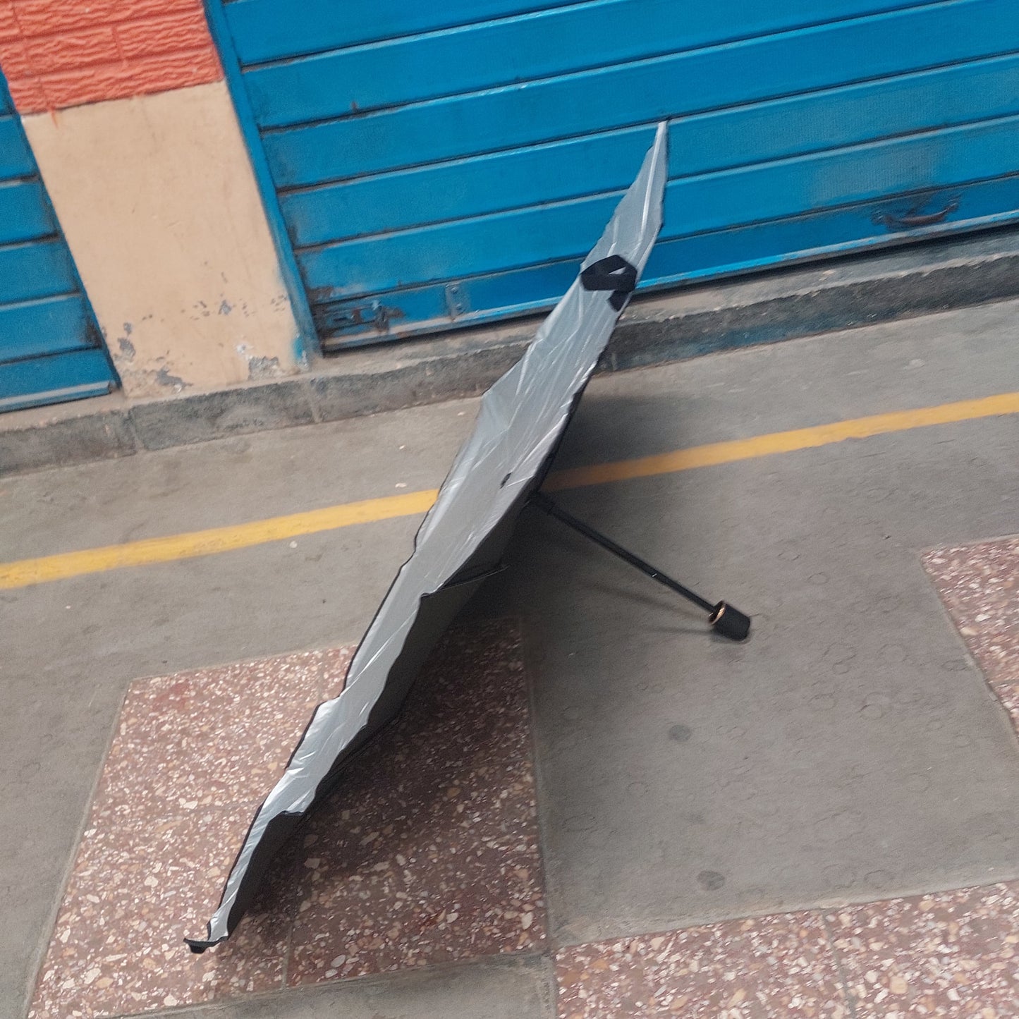 Tapasol Plegable Auto Tipo Sombrilla Fácil De Usar Y Guardar Cod:3386 Driver :01