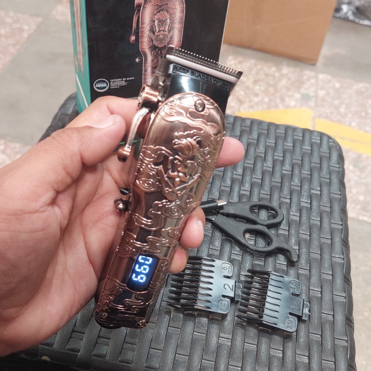 Patillera recargable  con indicador de bateria Cod:4432 Driver :01