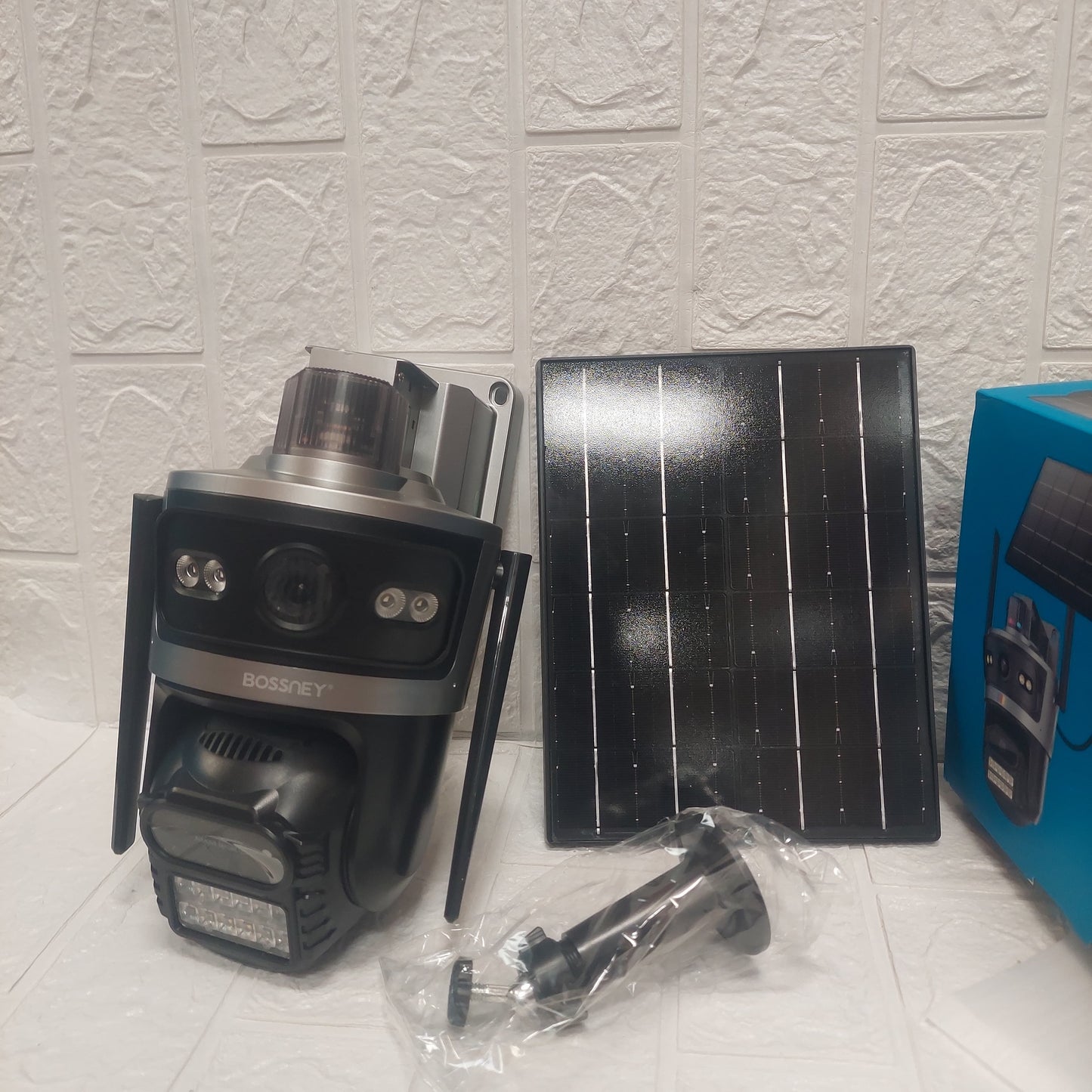 Camara de Seguridad WiFi con Panel Solar Doble Lente Cod:1144 driver:01