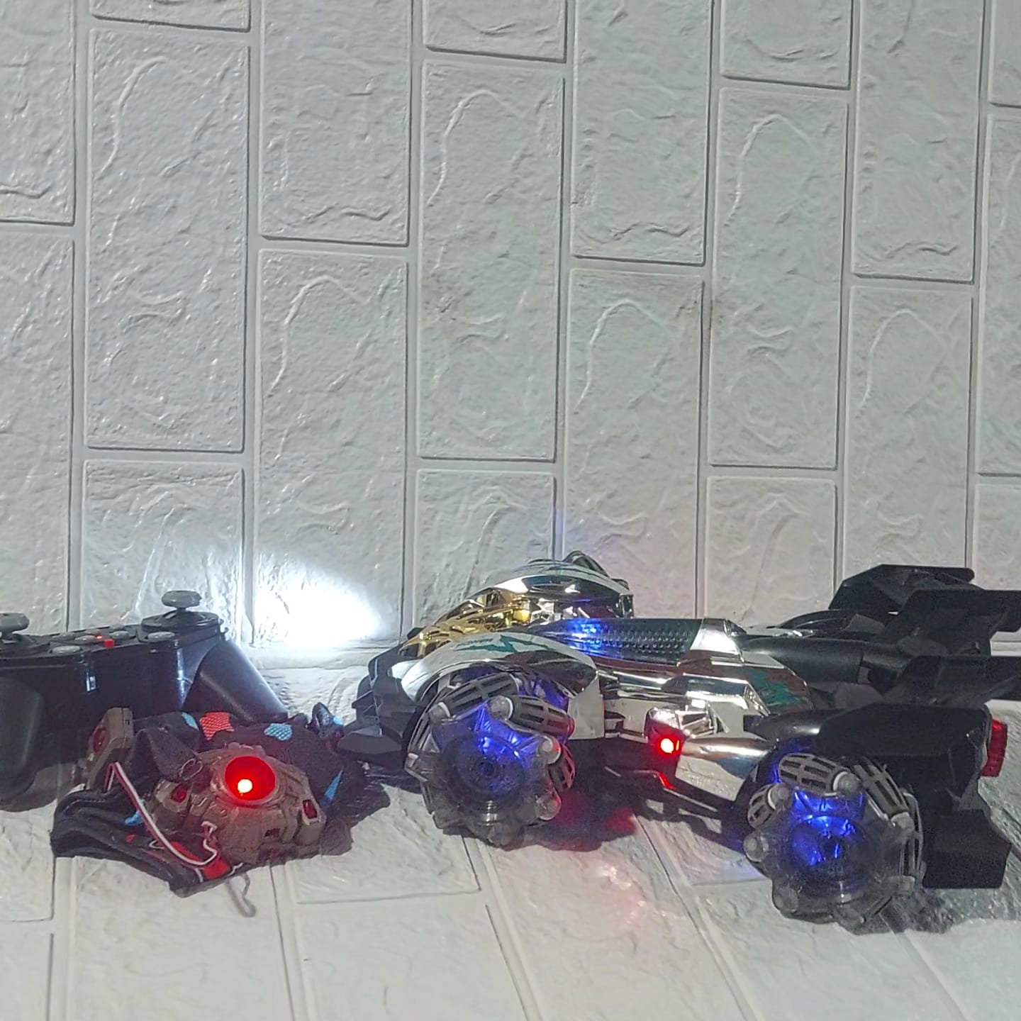 Carro con control remoto y sensor de movimiento Cod:7002 driver :01