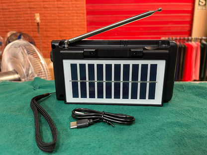 Radio FM/AM recargable  con panel Cod:1361 driver :03