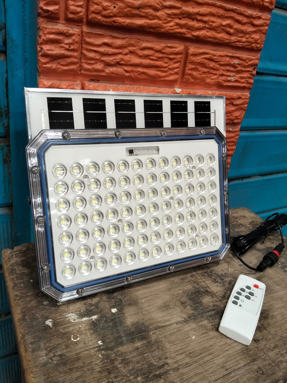 reflector 200W led con panel solar  Cod:1358 driver:01