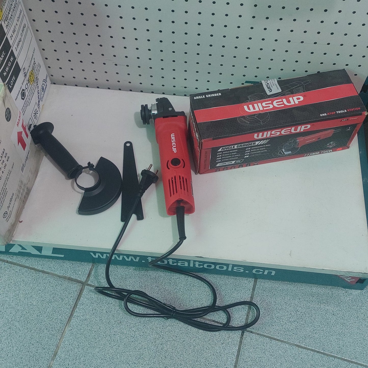 Amoladora 700W Cod:5049 Driver :04