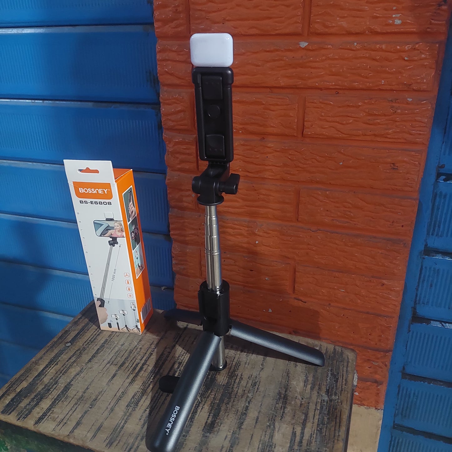 Palo Selfie Trípode Bluetooth Control Luz Led Cod:1185 driver :01