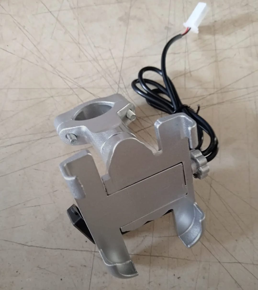 Soporte de celular con cargador P/Moto Cod:3277 Driver :03