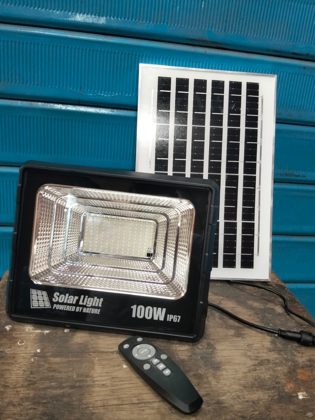 Reflector led 100w con panel solar Cod:1205 driver:01