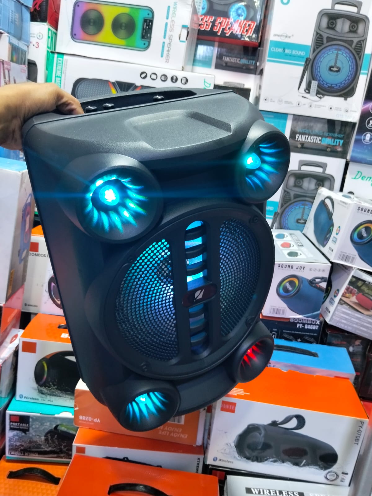 Parlante Bluetooth con microfono Cod:1373 driver:02