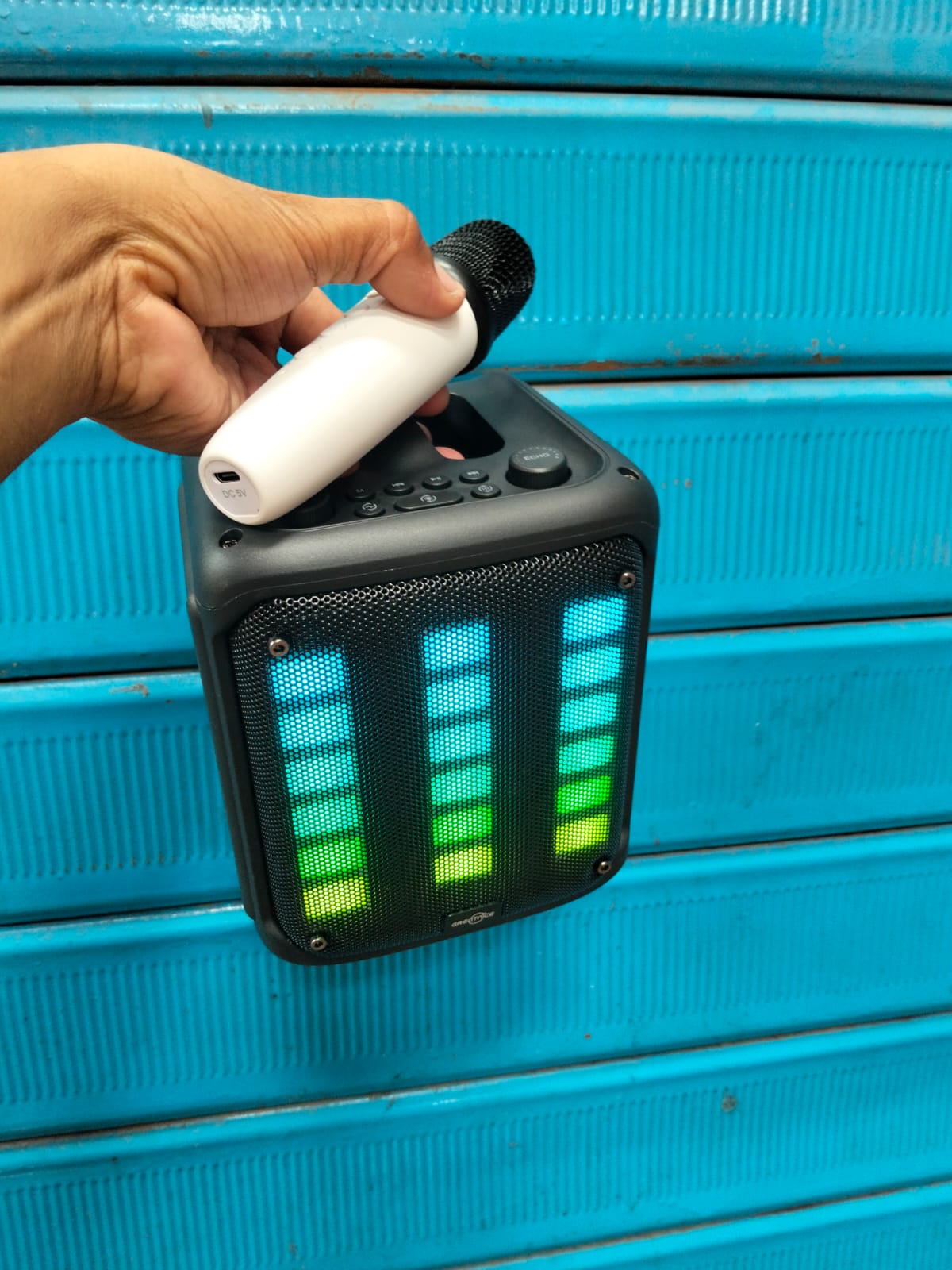 Mini parlante karaoke con microfono cod:1318 driver:01